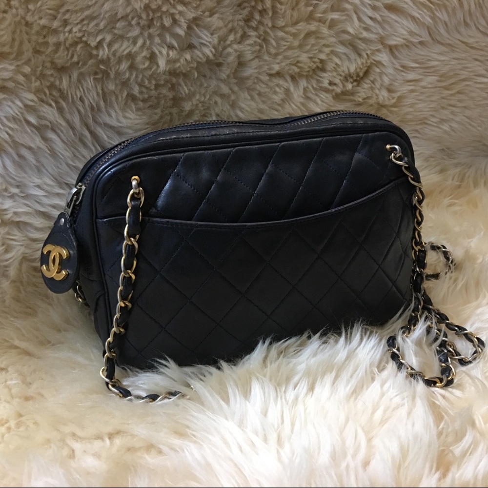 Authentic Vintage channel shoulder